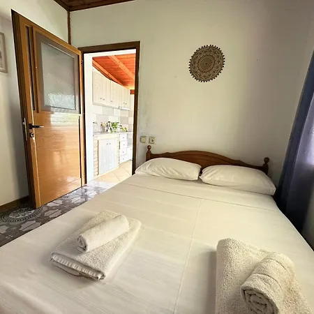 Boungainvillea 4* Himarë