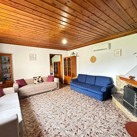 Penzion Boungainvillea Himarë