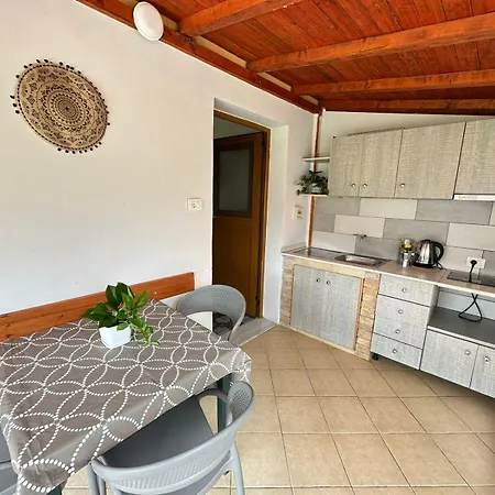 Boungainvillea 게스트하우스