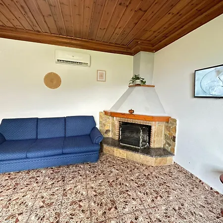 Boungainvillea Guest house 4*