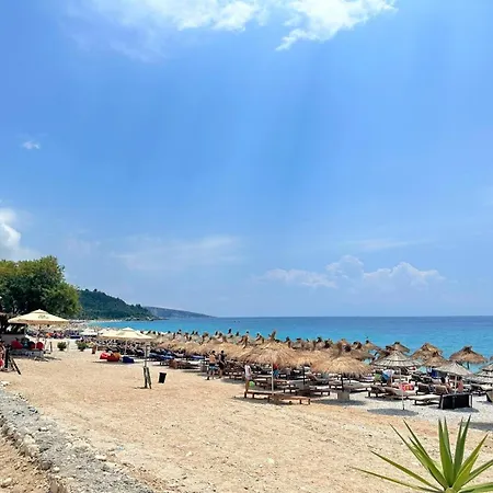 Guest house Boungainvillea Himare