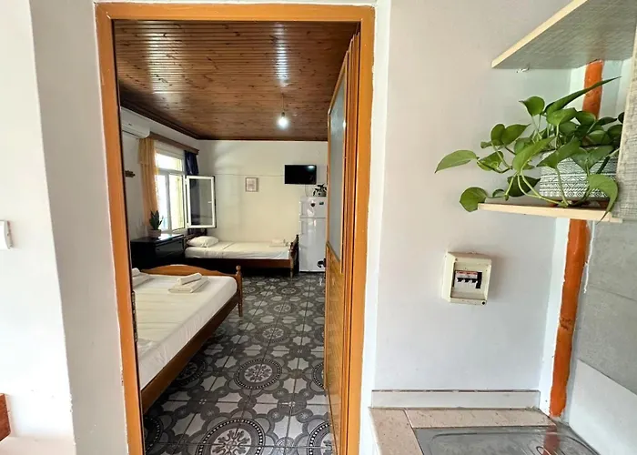 Boungainvillea Guest house 4*