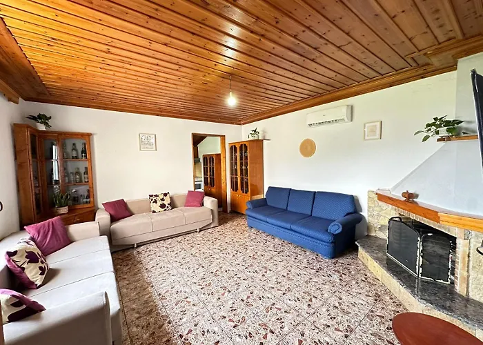 Guest house Boungainvillea Himare