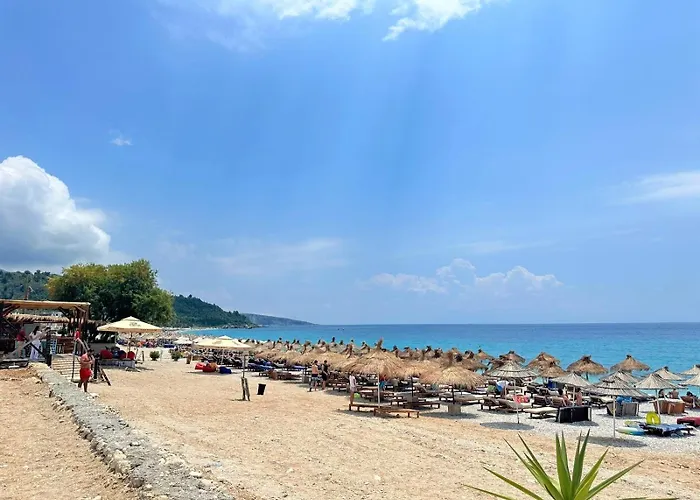 Guest house Boungainvillea Himare